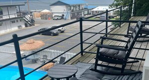 Property grounds - Single Room - 1 King Bed - Pool View (Himrod)