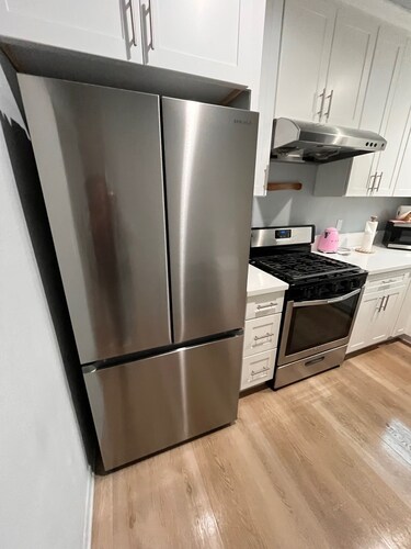 Rose Parade Prime Location 2beds/2baths building in beautiful Pasadena
