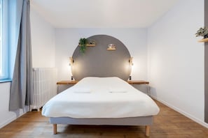 Iron/ironing board, WiFi, bed sheets - Vrbo Property (Metz)