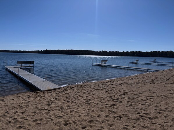 Am Strand, Liegestühle, Strandtücher