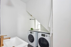 Interior - Studio in the Heart of Ottawa (Ottawa)