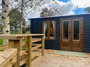 Outdoor dining - Martins Meadow (Ballynahinch)