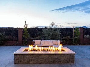 Property grounds - Zion Gateway-6BR Group, Heated Pool & Hot Tubs (Hurricane)