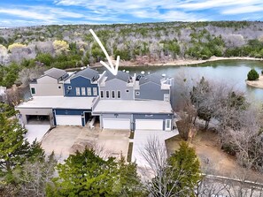 Exterior - 3-Story Lakefront 4-bedroom Townhome on 5-acre Private Lake (Pottsboro)