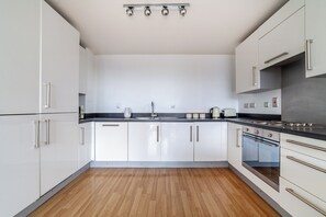 Private kitchen - 15% OFF | Canal View | Balcony | ABBA Arena (London)