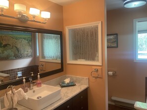 Bathroom - Peachland Beach Promenade (Peachland)