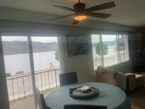 Dining - Peachland Beach Promenade (Peachland)