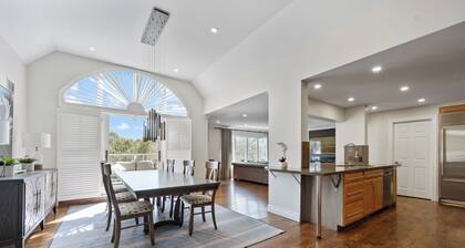 Markham Mansion · 6BR · Hot Tub · Sauna · Gym