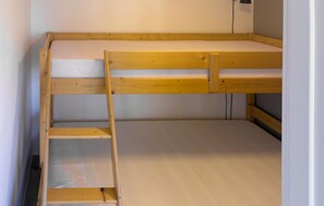 Free WiFi - 3 bedroom awesome home in Juelsminde (Juelsminde)