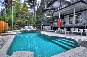 Seasonal outdoor pool - Grand Oriole Estate (Big Bear Lake)