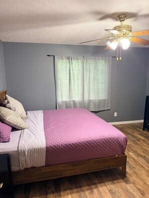 3 bedrooms, iron/ironing board, free WiFi, bed sheets