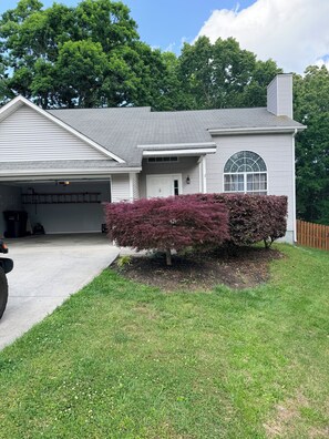 Exterior -     The Perfect Getaway for Every Season (Knoxville)