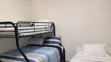 3 bedrooms, iron/ironing board, free WiFi, bed sheets