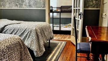 3 habitaciones, tabla de planchar con plancha y wifi gratis