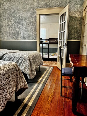 3 habitaciones, tabla de planchar con plancha y wifi gratis 
