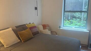 WiFi, bed sheets