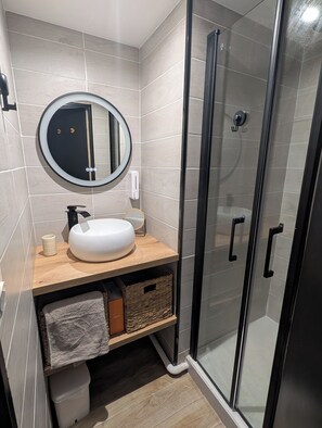 Shower, hair dryer, towels, soap - T2 Bis Swimming pool and sea view (Agde)