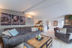 House | Living room - Serene Waterfront Escape With Sauna (Stavenisse)