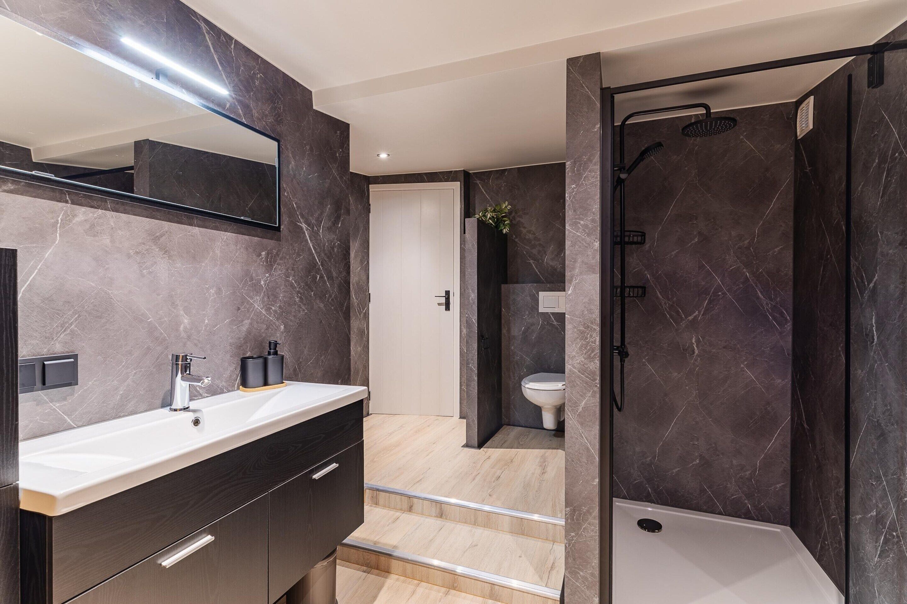 House | Bathroom