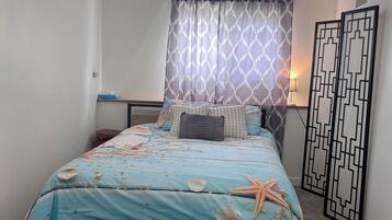 Iron/ironing board, WiFi, bed sheets