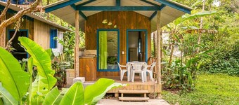Cozy chalet for up to 4 people in the Camburi countryside, surrounded by nature.