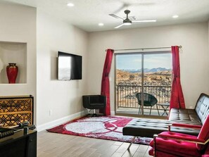 Smart TV, futbolito y tenis de mesa 