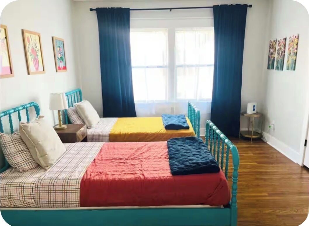 3 bedrooms, iron/ironing board, WiFi, bed sheets