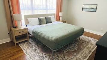 3 bedrooms, iron/ironing board, WiFi, bed sheets