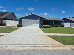 Exterior - Tarpon Breeze Retreat (Tarpon Springs)