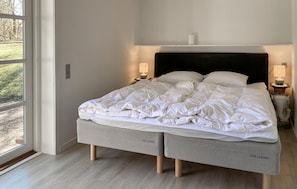 Travel cot, free WiFi - Awesome home in Tisvildeleje with WiFi (Tisvildeleje)