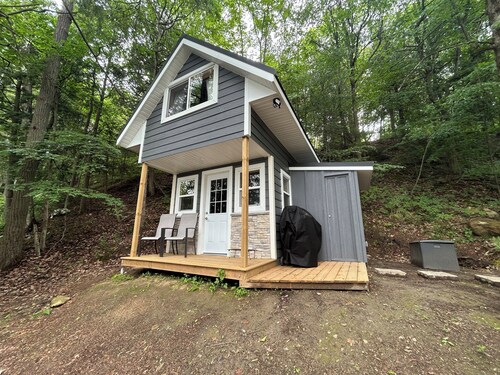 Lakefront Cabin on The Big Rideau