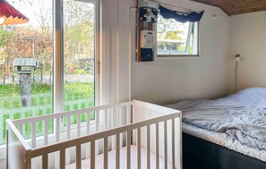 Travel cot, free WiFi - Stunning home in Korsør with WiFi (Korsør)