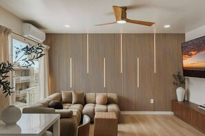 Living area - Coastal Pearl | Walk to Strand | Parking | 2 BR (Manhattan Beach)