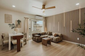 Living area - Coastal Pearl | Walk to Strand | Parking | 2 BR (Manhattan Beach)