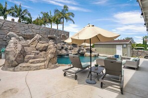 Terrace/patio - San Pedro 5BR | Pool + Hot Tub | Colby & Conrad (Los Angeles)