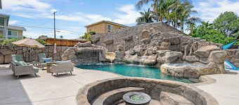San Pedro 5BR Pool Home | Hot Tub | C&C
