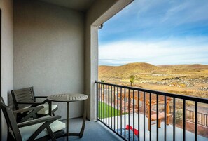 Property grounds - 4BR Near Zion -Pool, Fire Pit & Game Room (Hurricane)