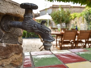 Outdoor dining - Charmantes Natursteinhaus mit Pool by Interhome (Cesseras)