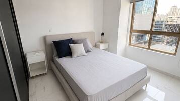 Minibar, tabla de planchar con plancha y wifi gratis