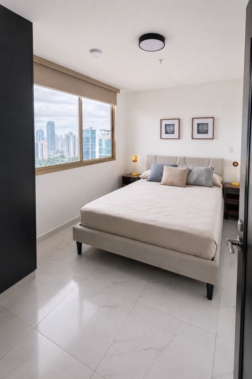 Business Apartment | Minibar, laptop workspace, iron/ironing board, free WiFi