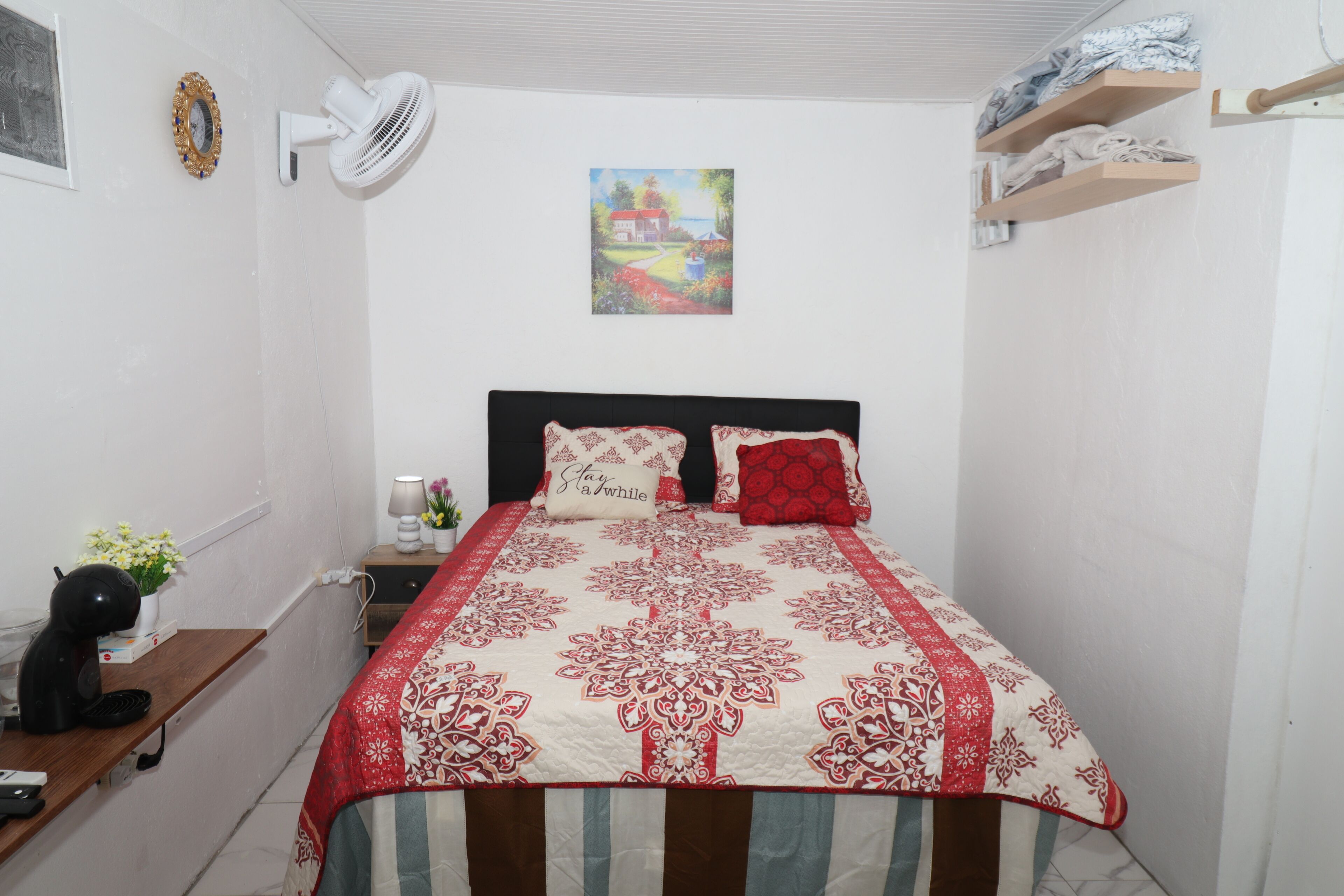 Iron/ironing board, WiFi, bed sheets