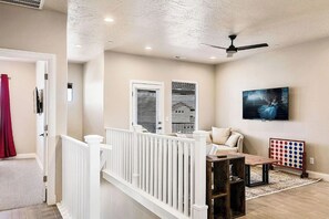 Interior - 5BR Zion Area - Pool, Fire Pit & Game Room (Hurricane)