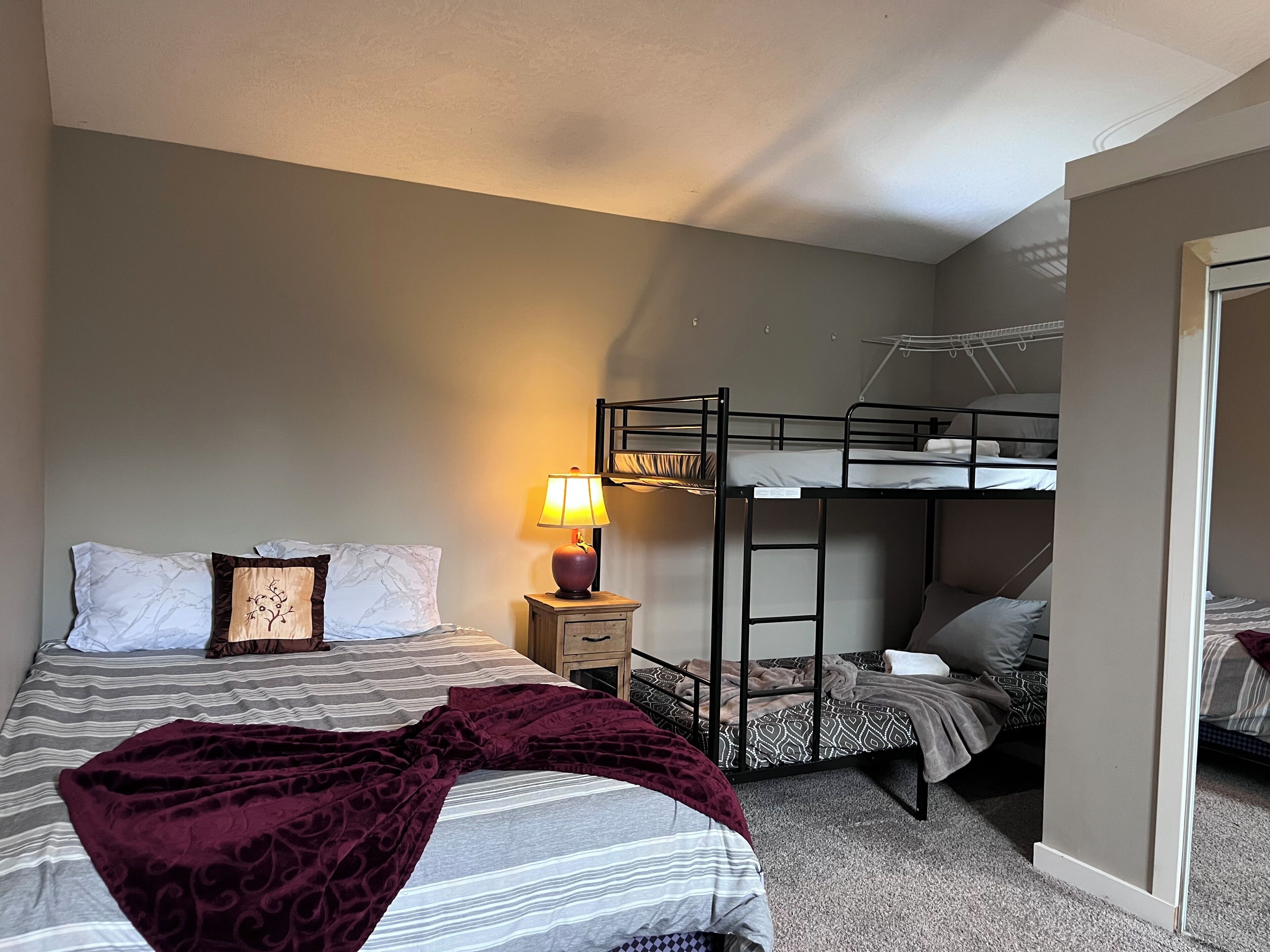 Iron/ironing board, WiFi, bed sheets