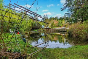 Property grounds - Koi Pond & Meditation Gardens Await In The Quiet Rainforest of East Sooke (Sooke)