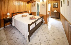 Bügeleisen/Bügelbrett, Reisekinderbett, kostenloses WLAN
