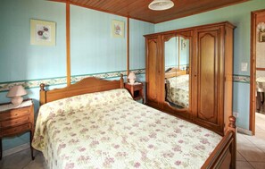 Bügeleisen/Bügelbrett, Reisekinderbett, kostenloses WLAN