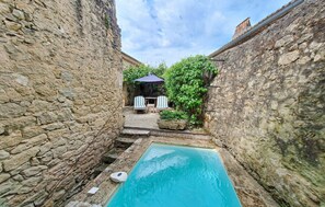A heated pool - Maison dans village Médieval (Castelmoron-d'Albret)