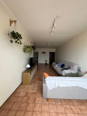 Living area - Beachfront apartment with excellent location. (Praia Grande)