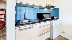 Refrigerador y utensilios de cocina 