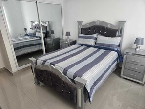 3 bedrooms, free WiFi, bed sheets, wheelchair access - 3BR Ground Floor Villa with Spectacular Ocean View Rooftop Patio in La Romana (Villa Hermosa)